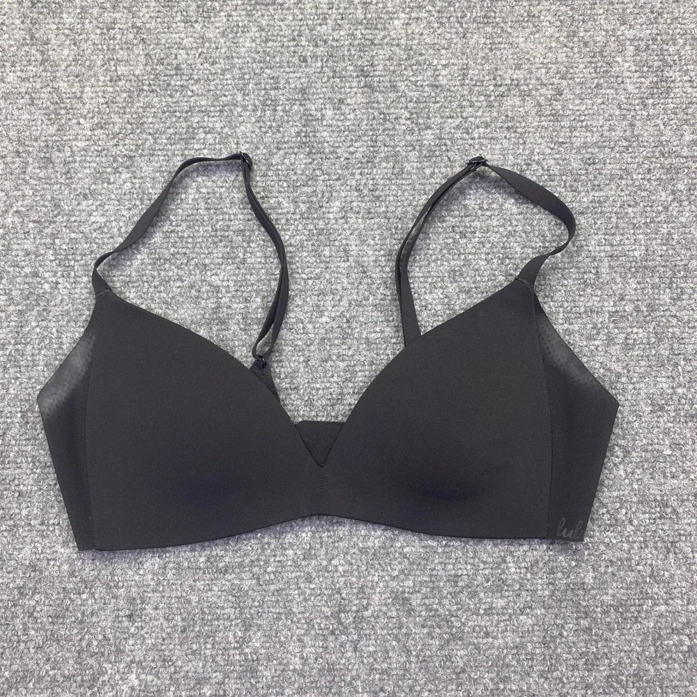 Lululemon Take Shape Bra Light Support B/C Cup Black Sz 32A Seamless Molded Cup